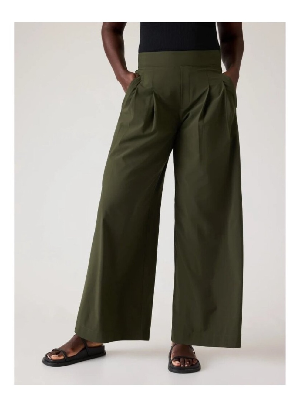 Athleta Brooklyn Heights Pleated Wide Pants Size 8 Olive Green Travel Commute